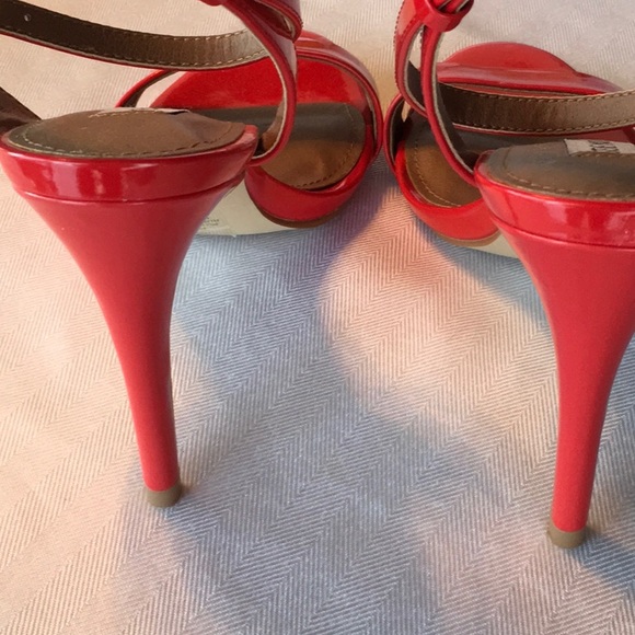 NEW Steve Madden Red Patent Heels - Picture 6 of 6